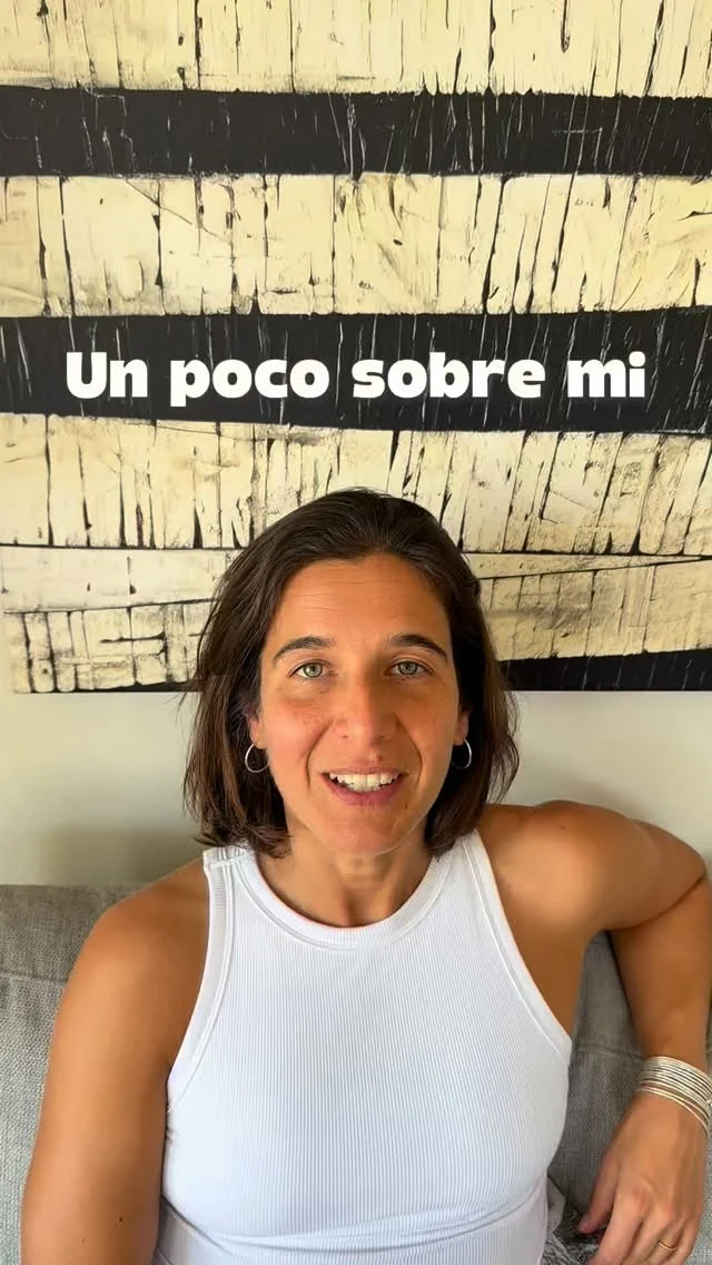 Un poco sobre mi ✨ les quiero contar cómo llegué al yoga, la meditación y la psicología porque he estado pensando y creo que nunca me he presentado 🙈 siempre hablo del yoga, del budismo y de la psicología, pero probablemente muchos de ustedes ni siquiera saben que me llamo Elisa (y no padma) jajaja. Así que en este video un poco de mí y de cómo llegué a estas tradiciones tan inspiradoras!
•
•
•
#practicoenpadma #hathayoga #yoga #hatha #vinyasa #ashtanga #vinyasayoga #ashtangayoga #yogachile #clasesdeyoga #yogaespaña #yogamadrid #yogabarcelona #yogaargentina #yogamexico