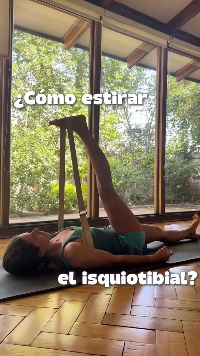 Un movimiento que estira un grupo muscular ✨ en el video varios ejemplos de este movimiento y estiramiento tan común en la práctica de yoga. Dejo aquí el misterio 🙈 para que vean el video y los detalles. 
•
•
•
#practicoenpadma #hathayoga #yoga #hatha #vinyasa #Síguenos #ashtanga #vinyasayoga #yogachile #clasesdeyoga #yogaespaña #yogamadrid #yogabarcelona #yogamexico #yogaargentina